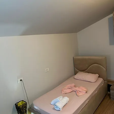 Eden Auberge de jeunesse Tirana